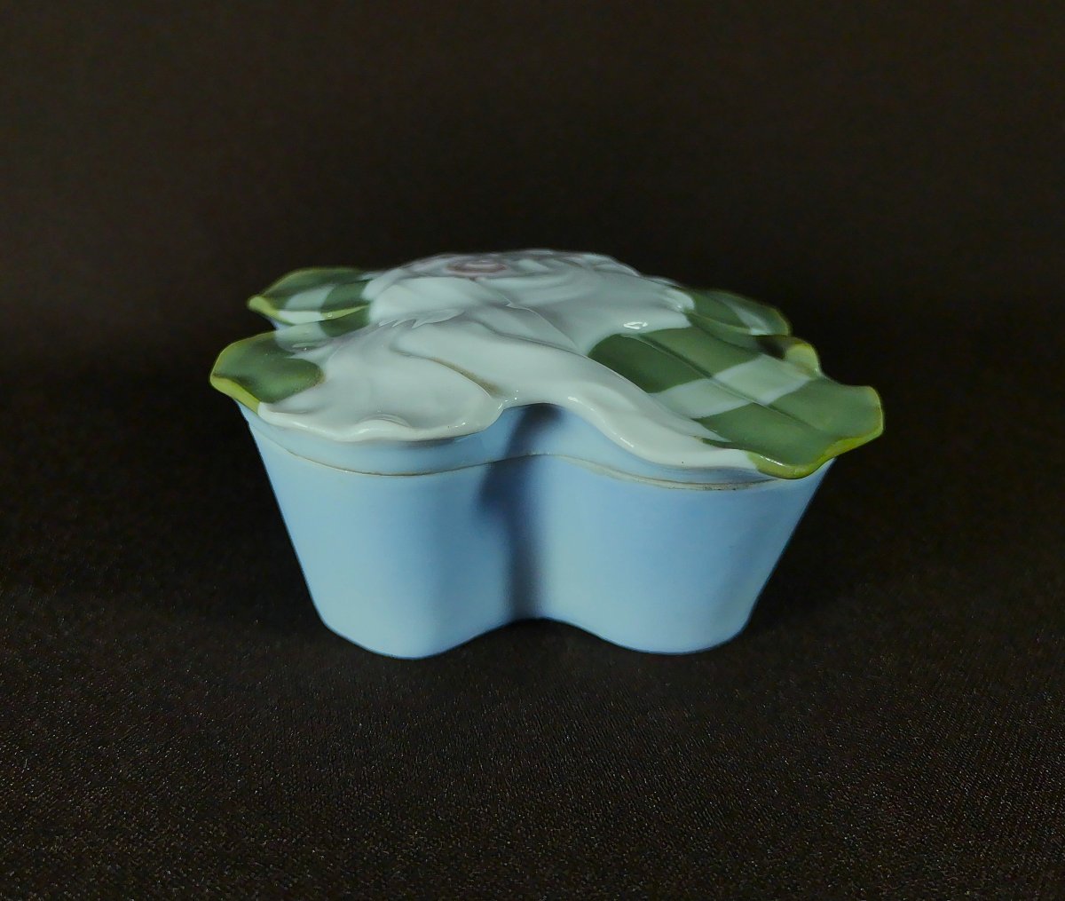 Art Nouveau-era Porcelain Box Decorated With A Woman And A Clover-shaped Flower-photo-1