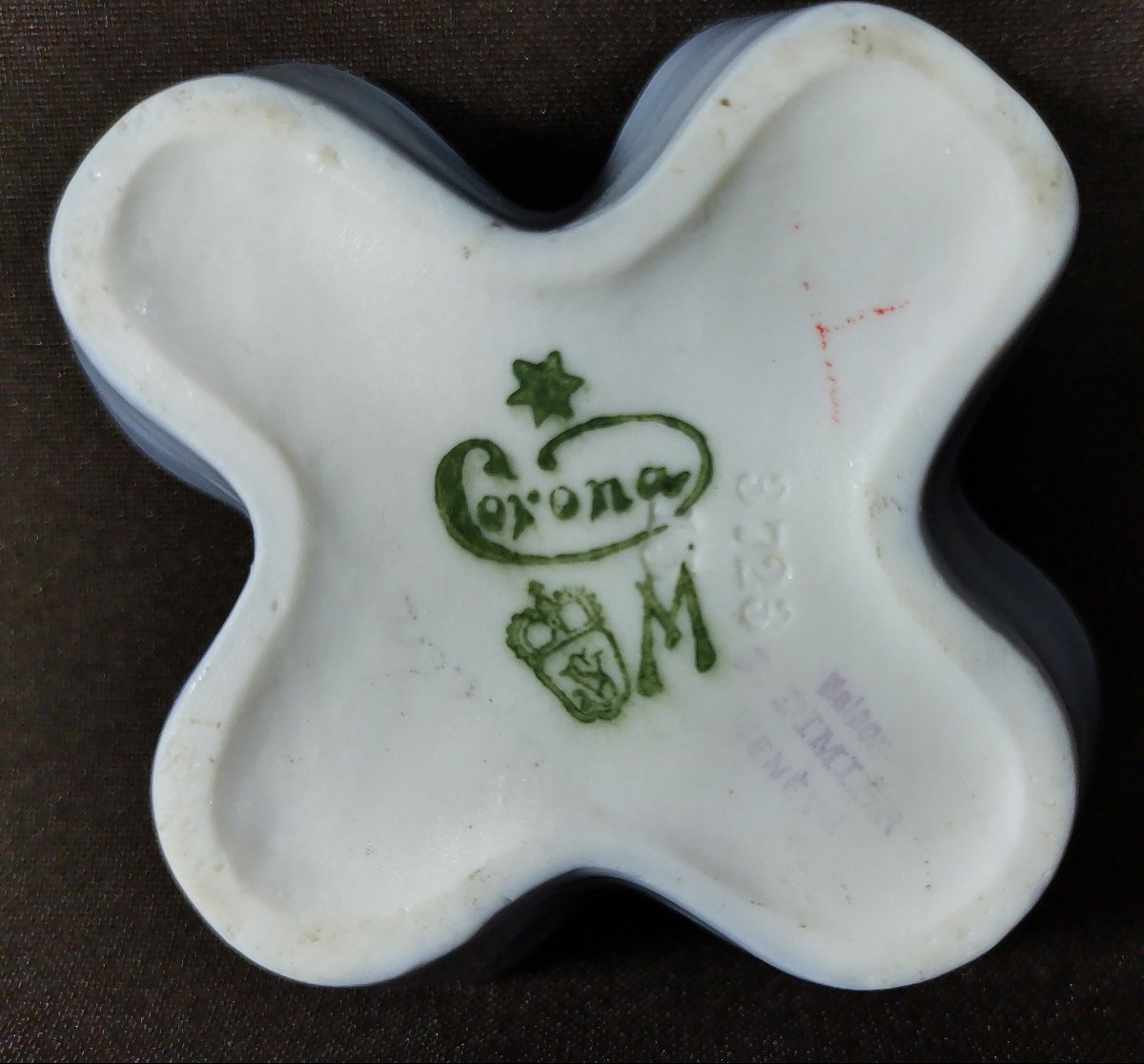 Art Nouveau-era Porcelain Box Decorated With A Woman And A Clover-shaped Flower-photo-8