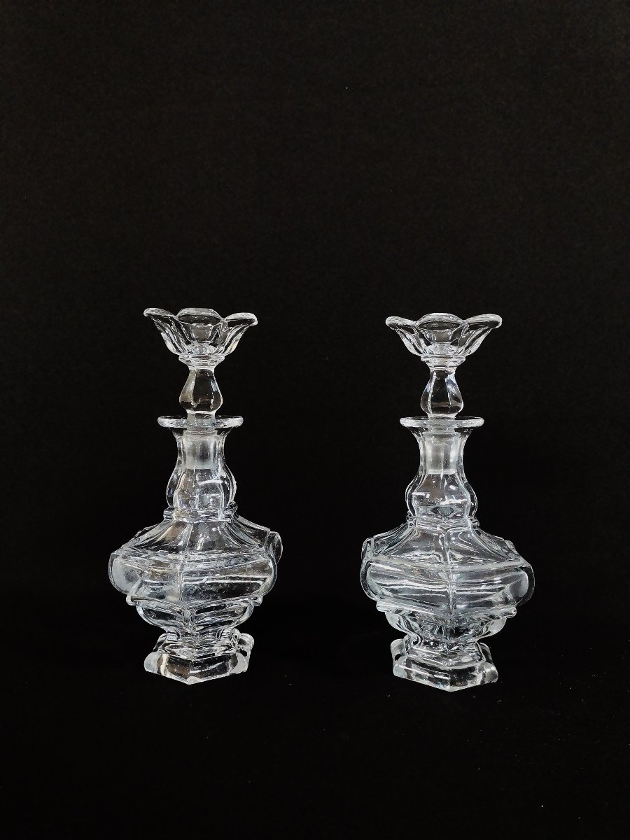 Baccarat, Epoque Charle X, Paire de Flacons à Parfum en Cristal Moulé et Taillé-photo-2