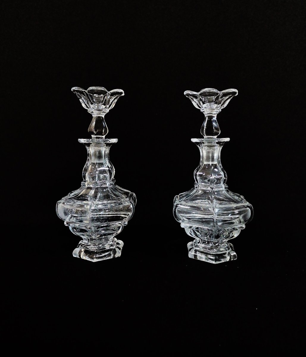 Baccarat, Epoque Charle X, Paire de Flacons à Parfum en Cristal Moulé et Taillé-photo-3