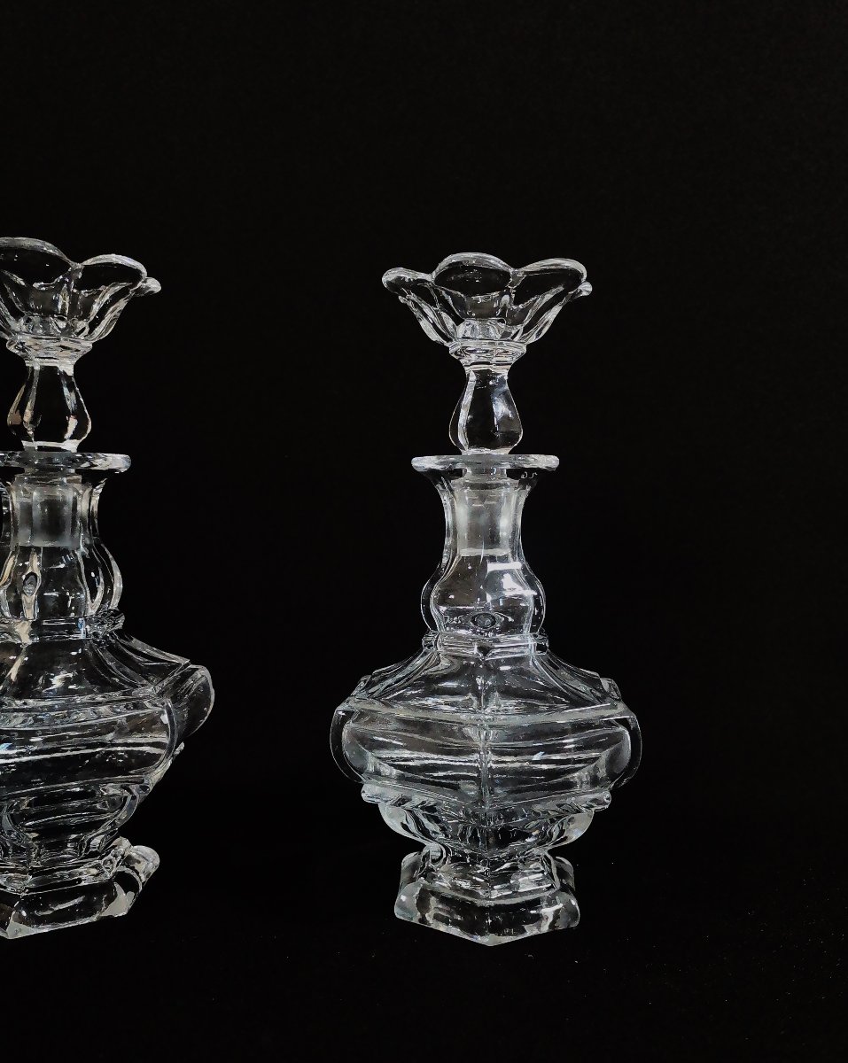 Baccarat, Epoque Charle X, Paire de Flacons à Parfum en Cristal Moulé et Taillé-photo-1