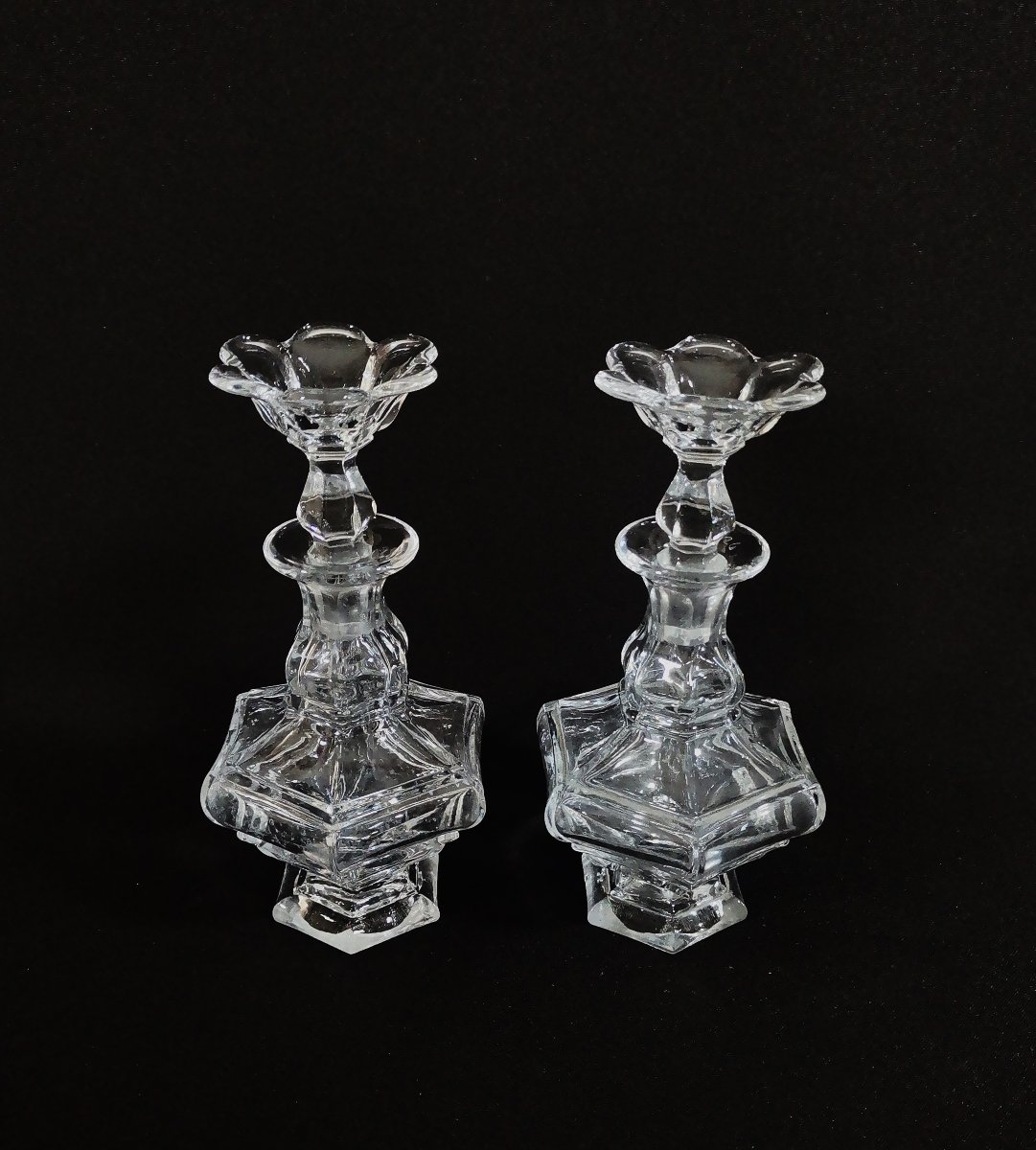 Baccarat, Epoque Charle X, Paire de Flacons à Parfum en Cristal Moulé et Taillé-photo-4