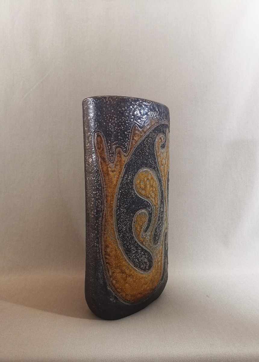 Georges Martin, Tall Vintage Ceramic Vase With An Oval Cross-section And Modernist Decor-photo-1