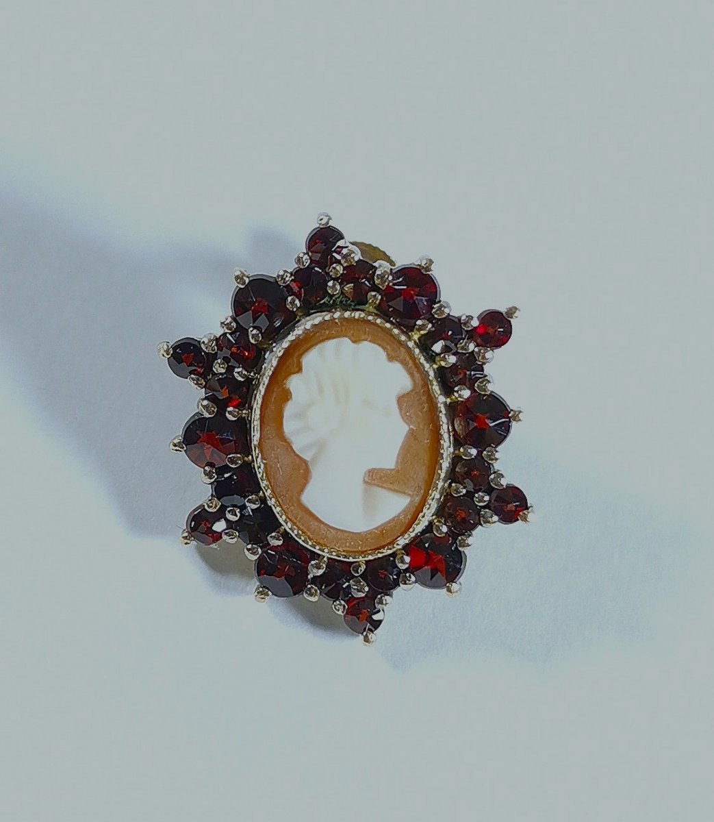 Pair Of Napoleon III-era Earrings, Shell Cameos, Garnet, And Vermeil-photo-1