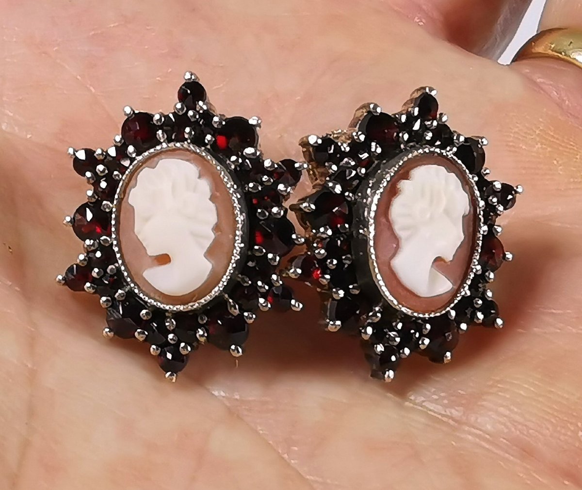 Pair Of Napoleon III-era Earrings, Shell Cameos, Garnet, And Vermeil-photo-3