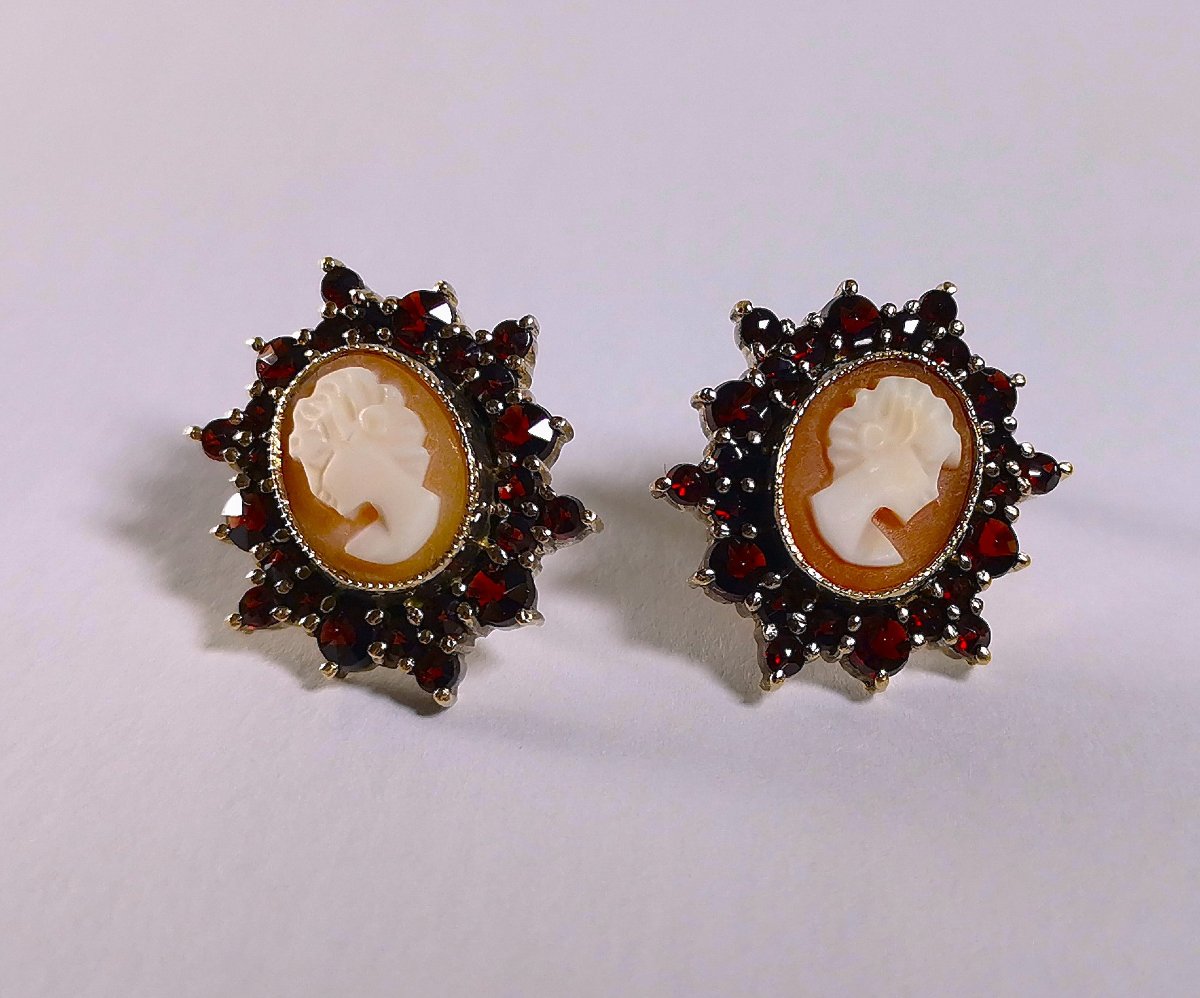 Pair Of Napoleon III-era Earrings, Shell Cameos, Garnet, And Vermeil