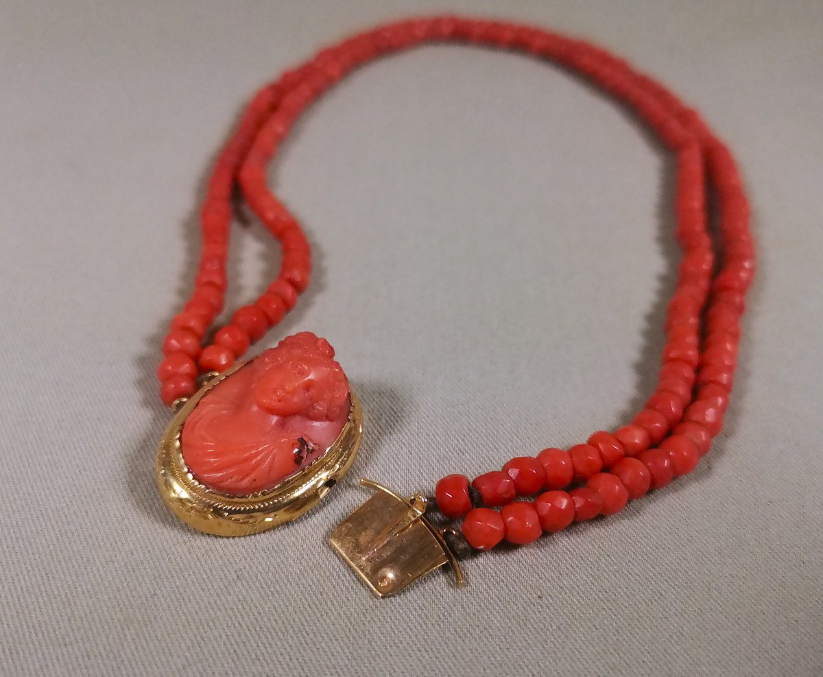 Collier du XIXe ,Ras de Cou, Visage de Femme à l'antique, Or,  Camée Corail et Perles de Corail-photo-6