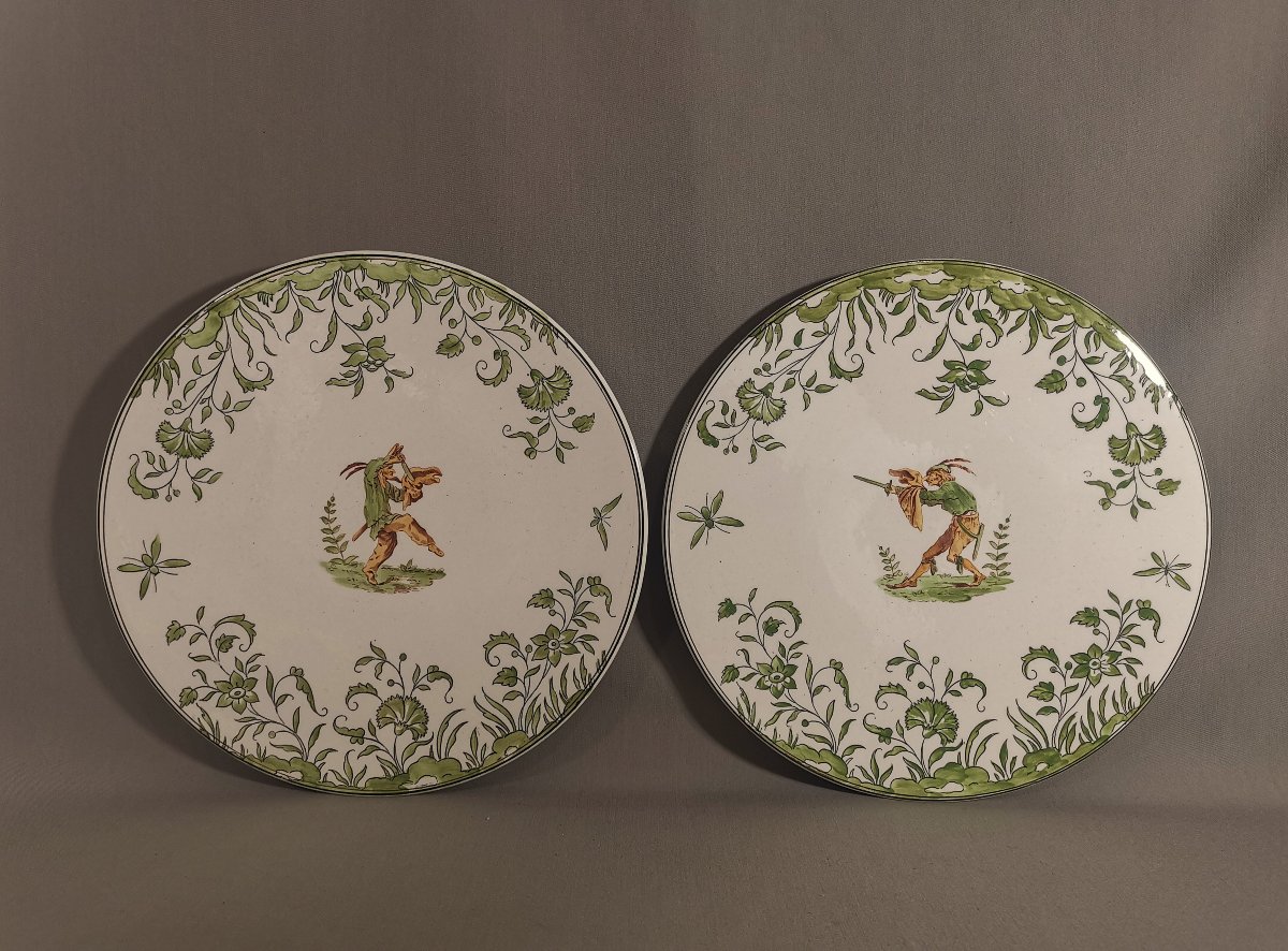 Longchamp Paire de Plats à Decor en Camaieu de Verts de Brigands Grotesques -photo-4