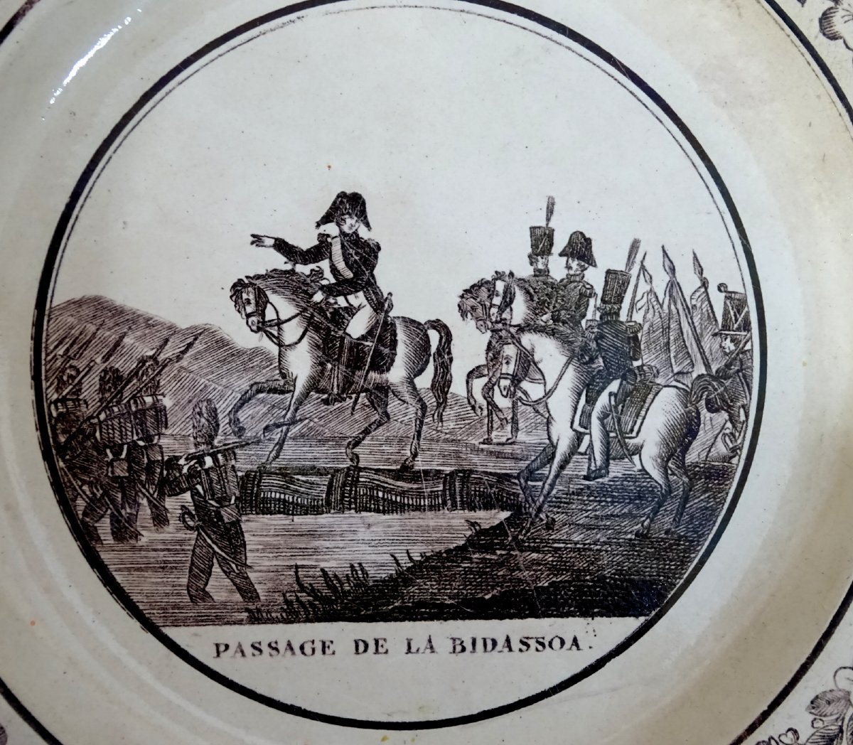 Creil début XIXe, 2 Assiettes Napoleon Bonaparte, Passage de la Bidassoa,  Le Général Dufour-photo-1
