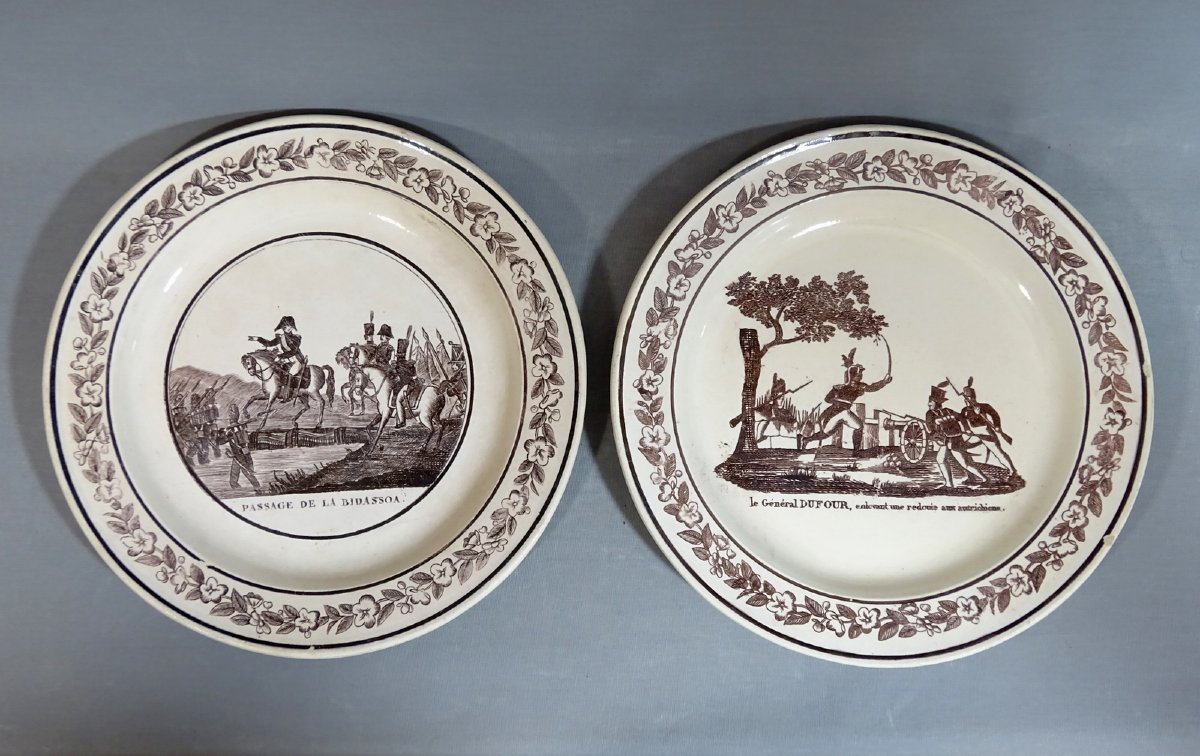 Creil début XIXe, 2 Assiettes Napoleon Bonaparte, Passage de la Bidassoa,  Le Général Dufour