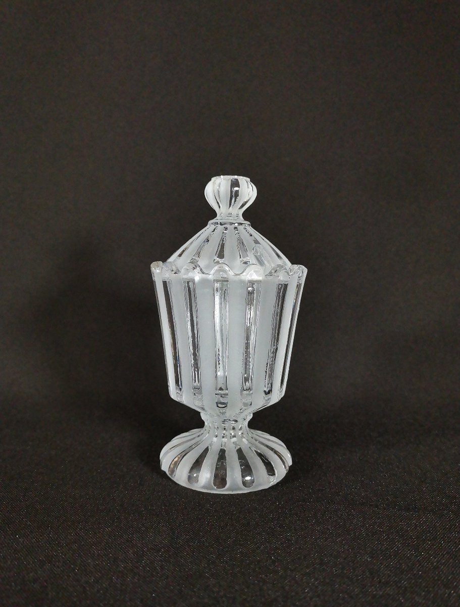 Cristal de Baccarat, Moutardier Ancien à Décor de Godrons et Cannelures, Signé