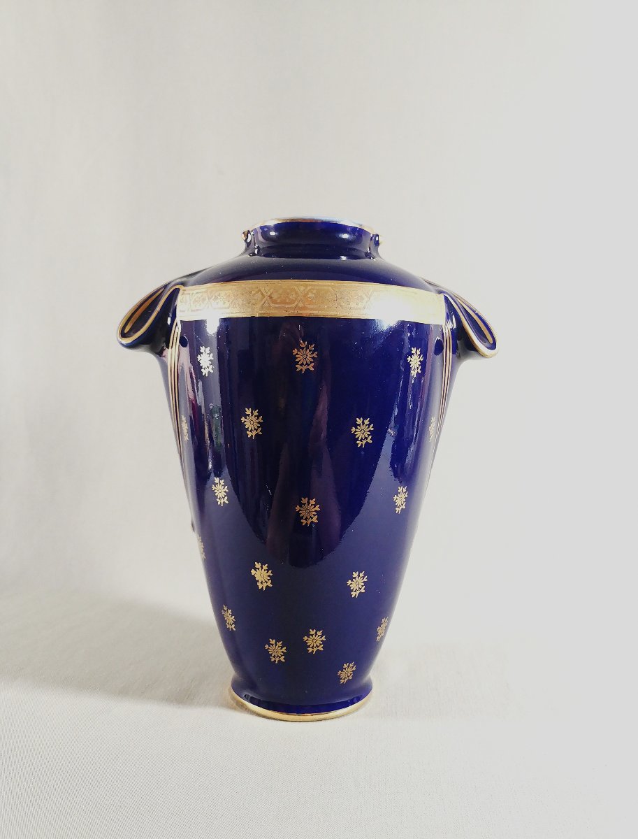 Limoges, vase Balustre en Porcelaine bleu de Four et Or, orné d'une Frise et Epaulements-photo-5