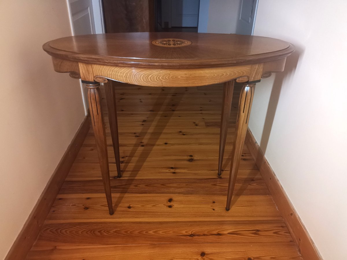Art Deco Oval Table Or Side Table With Wood Marquetry Inlaid With Ebony And Other Woods