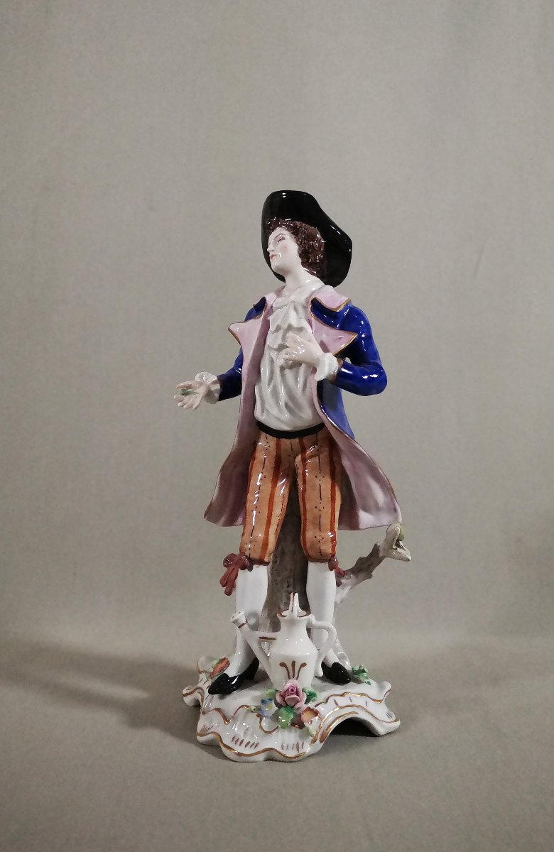 Figurine Galante, Le Petit Jardinier, Style XVIIIe, Manufacture de Sitzendorf  (Thuringe)-photo-2