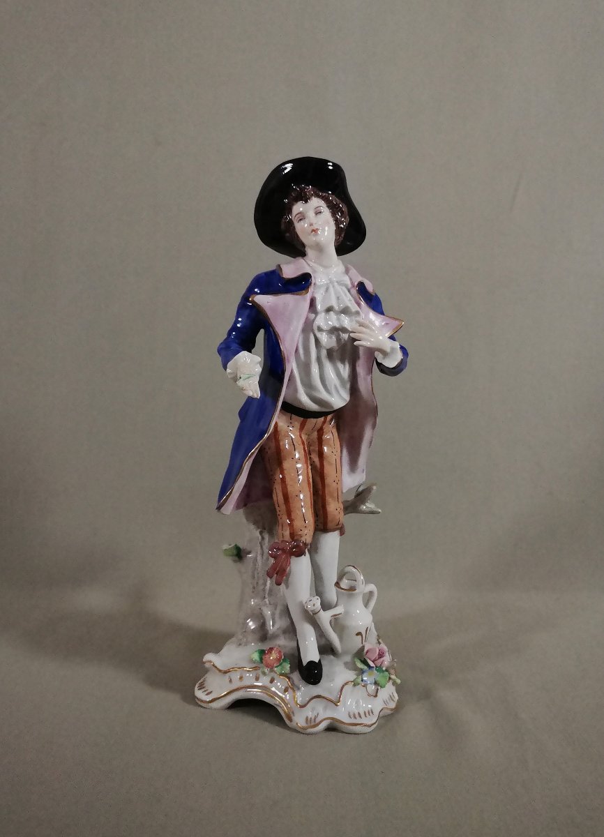 Figurine Galante, Le Petit Jardinier, Style XVIIIe, Manufacture de Sitzendorf  (Thuringe)