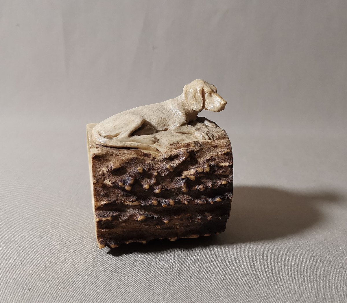 Hound Hunt, Hunting Party, Coulant, Napkin Ring, Deer Antler Carved With A Hound-photo-4