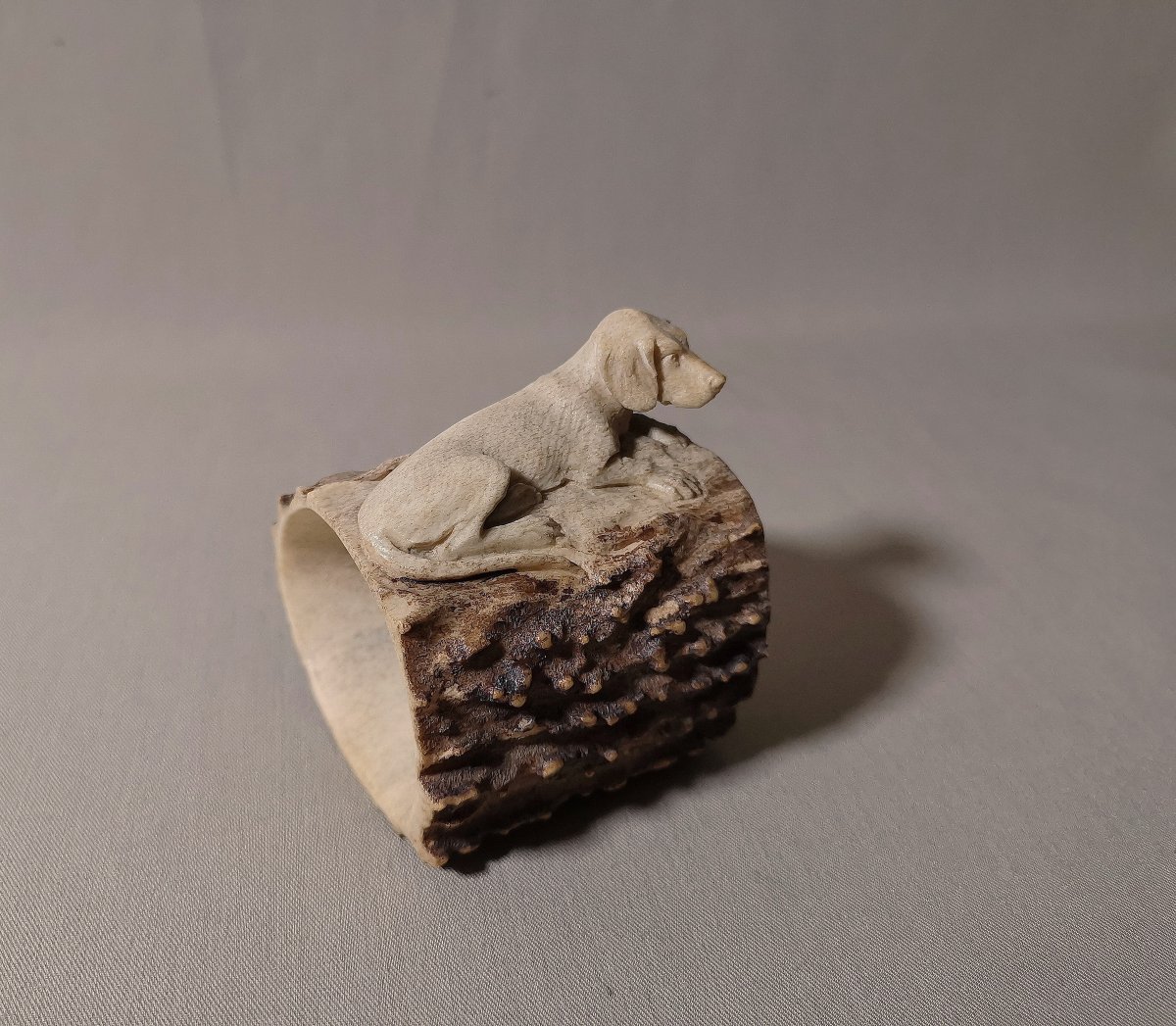 Hound Hunt, Hunting Party, Coulant, Napkin Ring, Deer Antler Carved With A Hound-photo-5