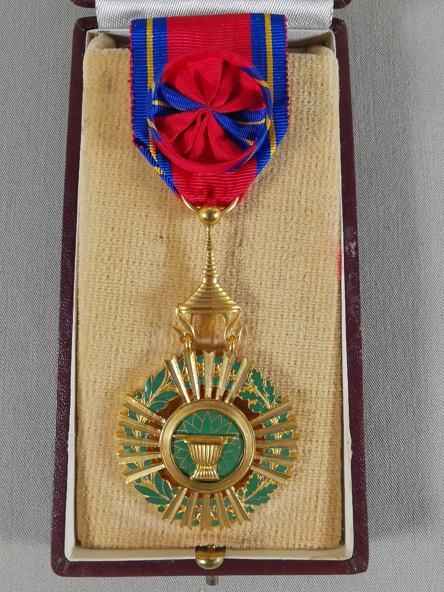 Cambodia  Royal Order Of Sahametrei, Enameled Gold-plated Bronze Officer's Medal,  Pagoda Pendant-photo-1