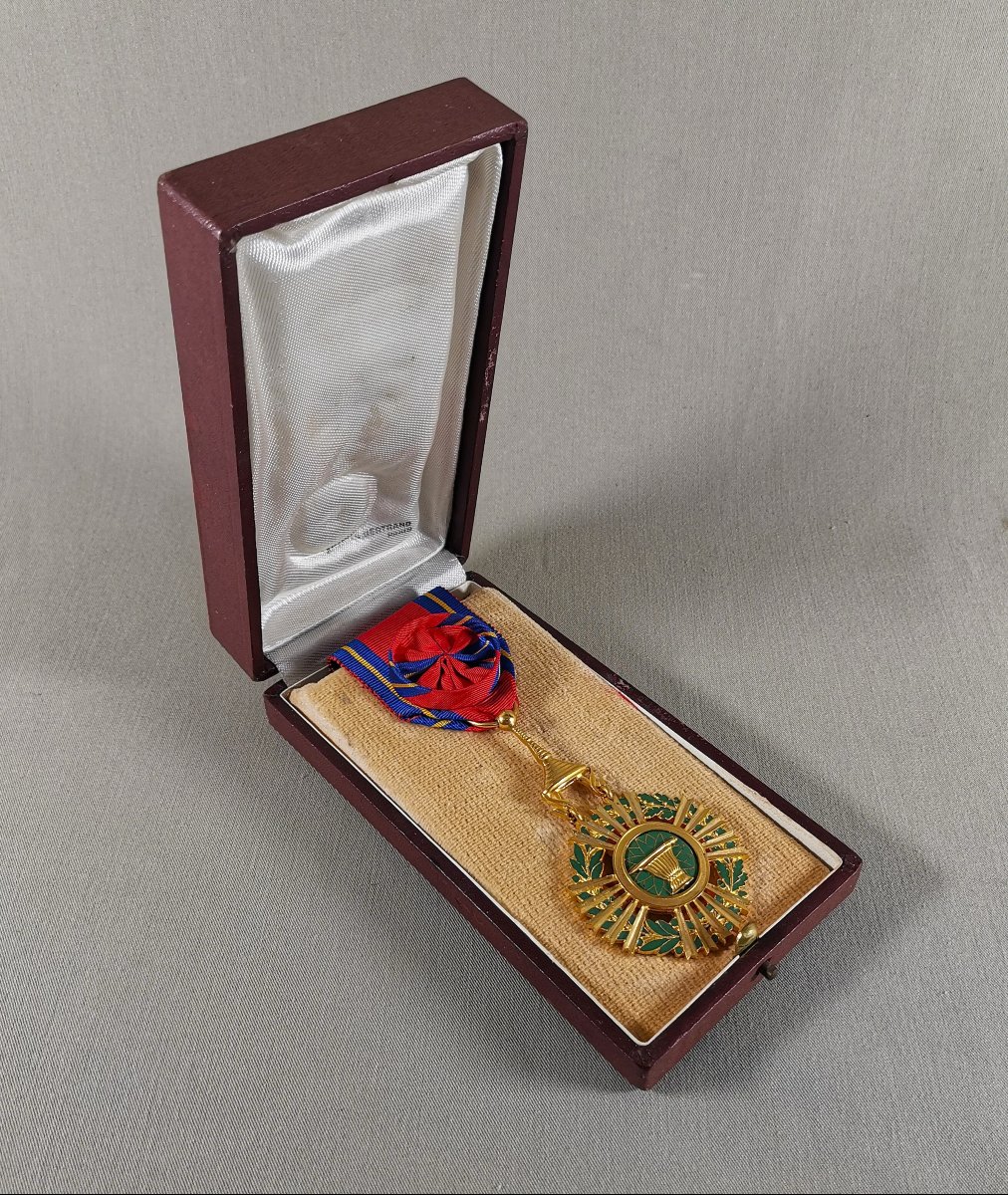 Cambodia  Royal Order Of Sahametrei, Enameled Gold-plated Bronze Officer's Medal,  Pagoda Pendant-photo-4