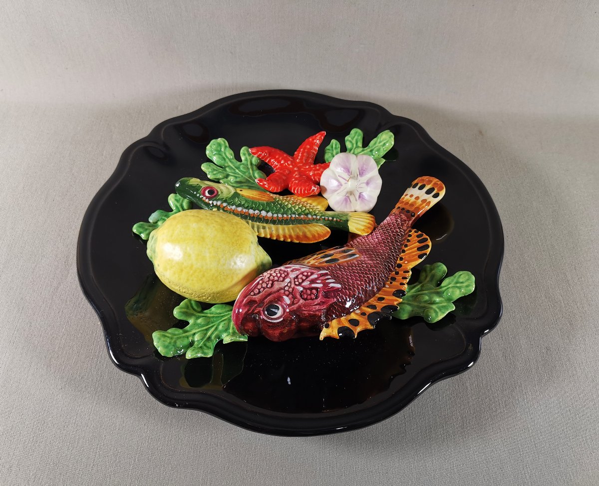 Vallauris Plat Trompe l'oeil, en Majolique ou Barbotine, Poissons et Fruits de Mer, vers 1950-photo-2