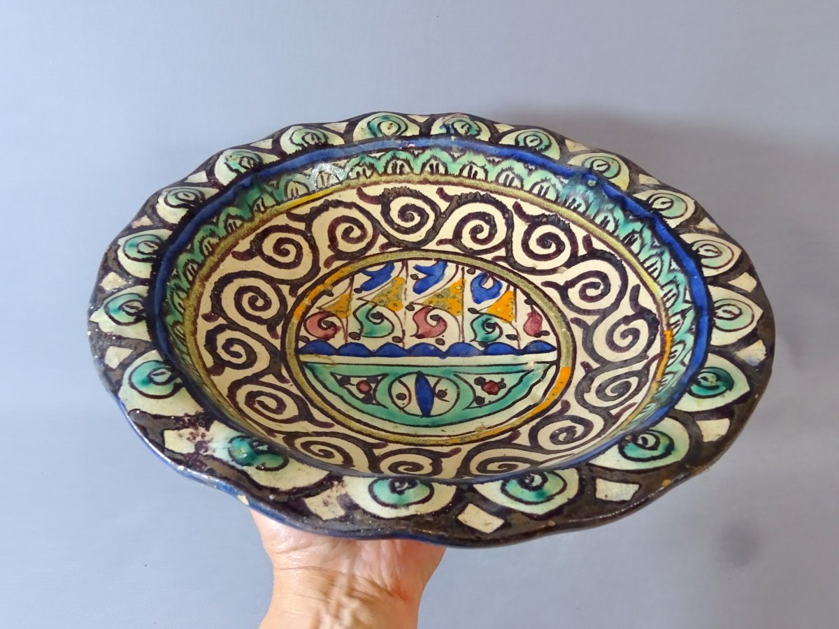 Morocco Fes XIXth Century, Dish Ghotar With Caravel Polychrome Decoration, Scalloped Edge-photo-3
