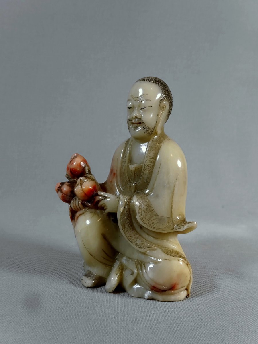 Luohan, XVIIIth China, Qing Dynasty, Qianlong Period, Soapstone Statuette In Gray Green Celadon And Crimson Infused-photo-5