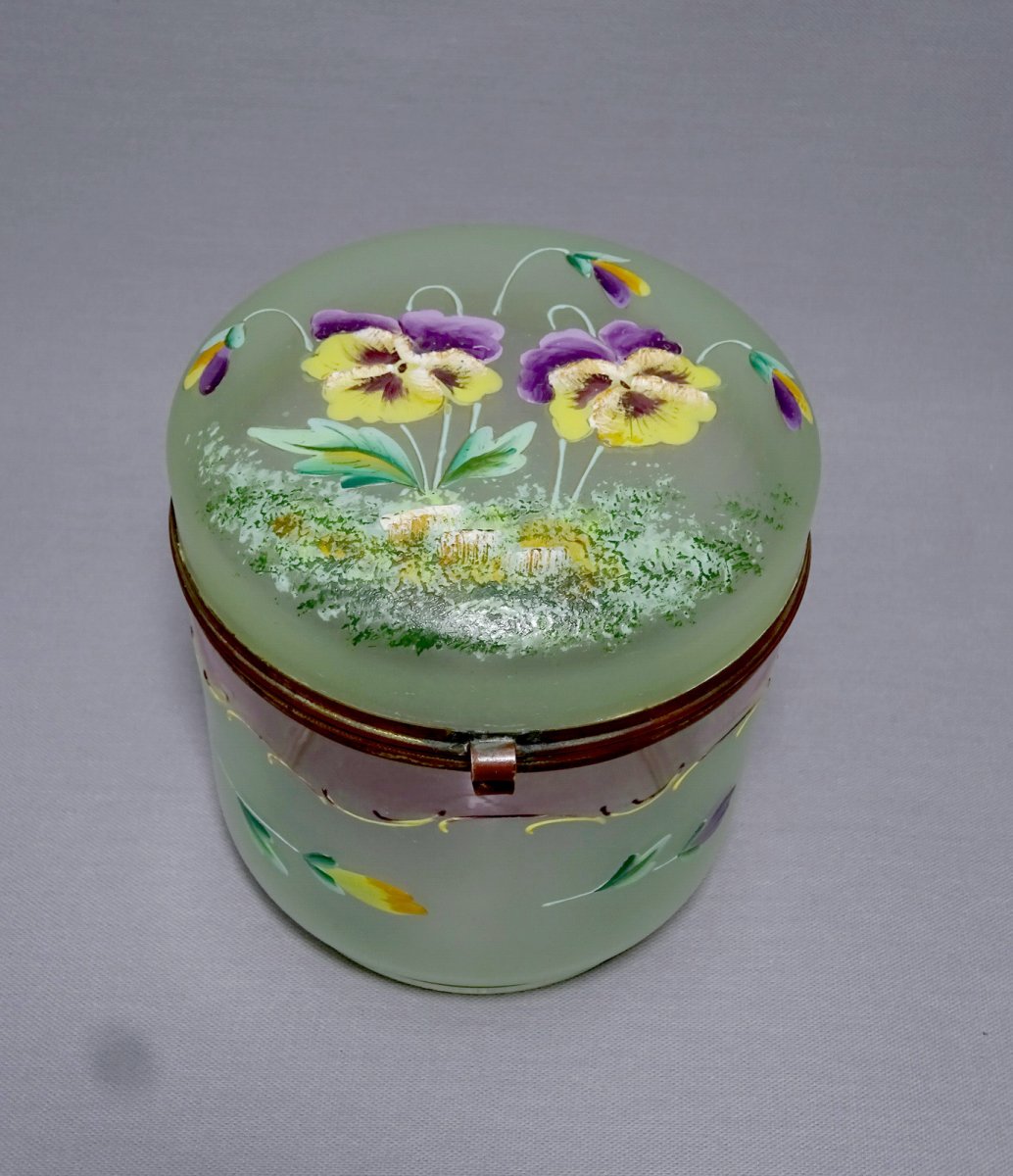 Boîte à Biscuits Ou à Bonbons Epoque Art Nouveau  en Verre Soufflé et Emaillé d'un Décor de Fleurs, des Pensées-photo-4