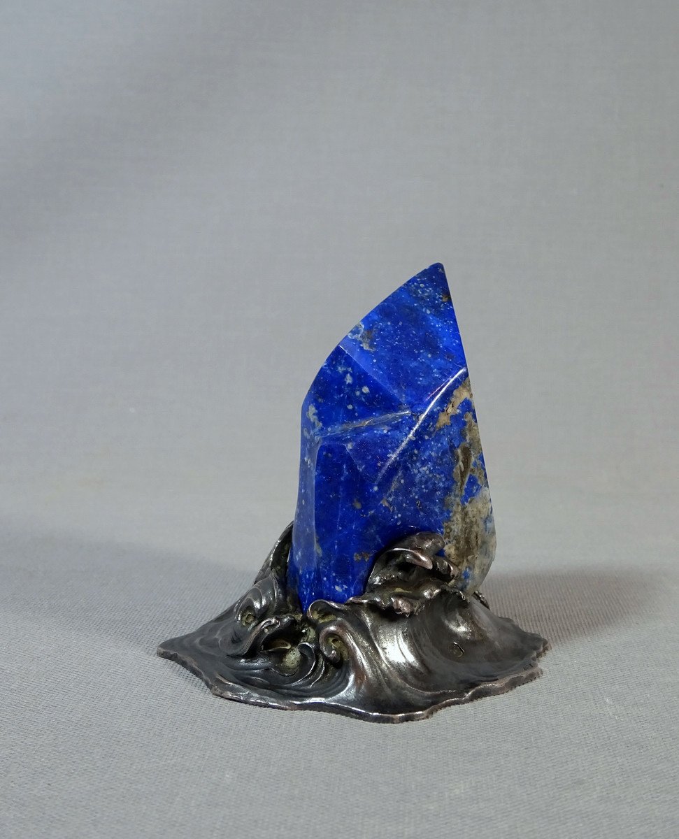 Objet d&#039;Orf&egrave;vrerie Mont&eacute; Formant Rocher Assailli par les Flots &eacute;cumants &amp; Dauphin Antique, Lapis Lazuli et Monture Argent-photo-2