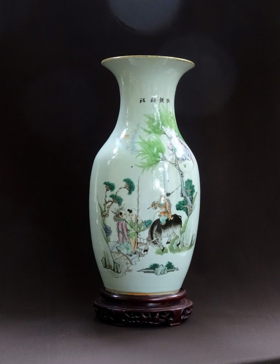 Chine, Important Vase du  XIXème Siècle En Porcelaine,  Orné d'un Décor Peint de Personnages, Bœuf et Poème Calligraphié-photo-3