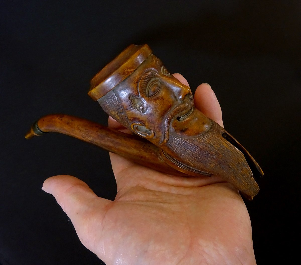 18th Century Pipe In Finely Carved Wood, The Furnace Containing A Grinning Bearded Man-photo-4