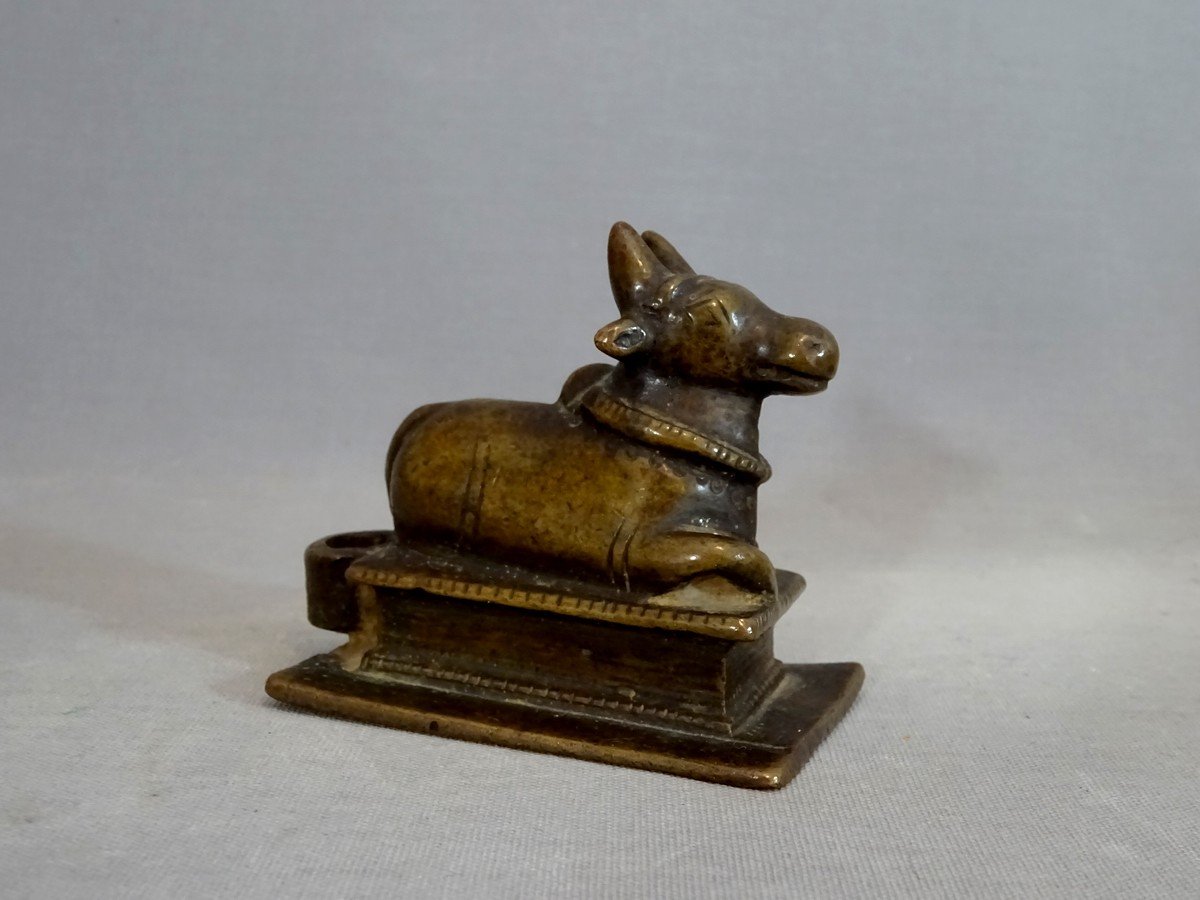 India XVIII-xixth Century, Beautiful Bronze Representation Of Nandi, Sacred Ox Nandiskeshvara-photo-3