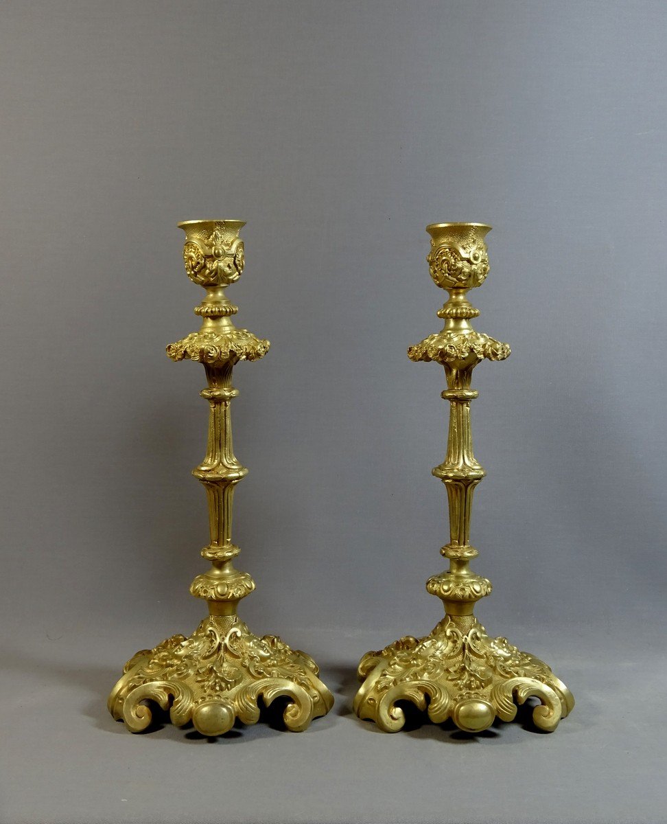 Pair Of 19th Century Torches In Richly Crafted Gilt Bronze, Decor Of Female Masks, Flowers Etc-photo-4