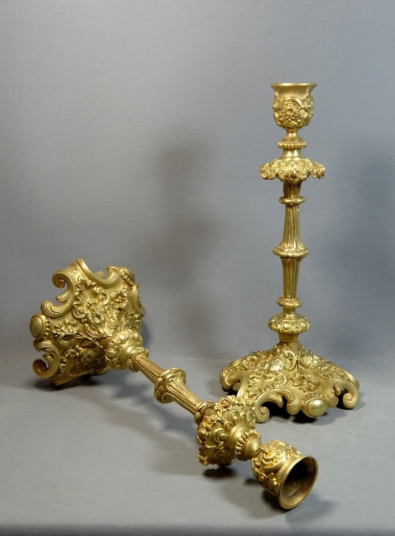 Pair Of 19th Century Torches In Richly Crafted Gilt Bronze, Decor Of Female Masks, Flowers Etc-photo-3