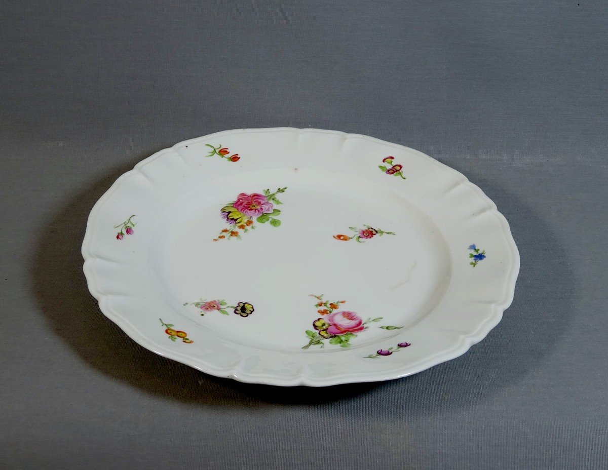 Limoges, Comte d'Artois Manufacture, Beautiful 18th Century Porcelain Plate With Throw Flowers Decor-photo-4