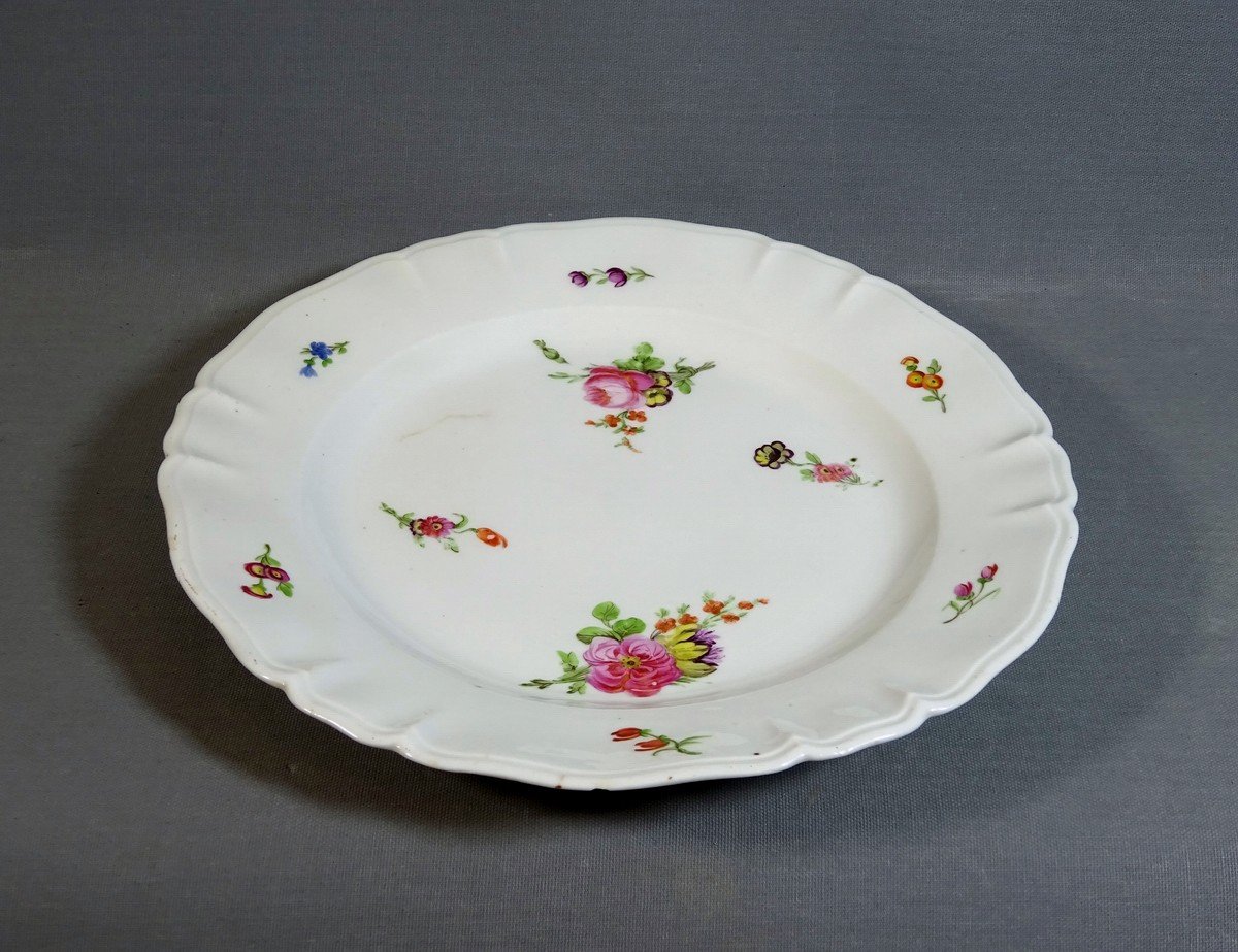 Limoges, Comte d'Artois Manufacture, Beautiful 18th Century Porcelain Plate With Throw Flowers Decor-photo-2