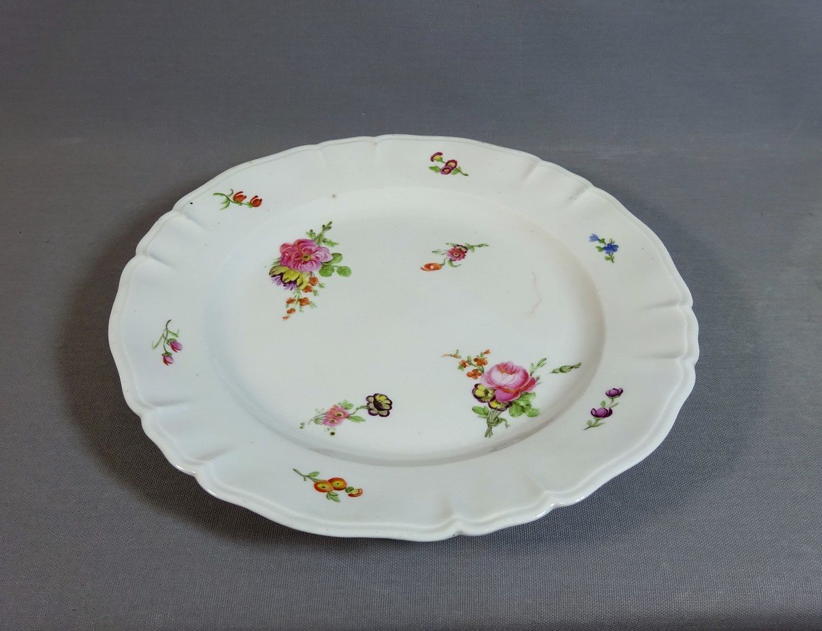 Limoges, Manufacture Du Comte d'Artois, Belle Assiette du XVIIIeme En Porcelaine  à Décor de Jetés de Fleurs-photo-5