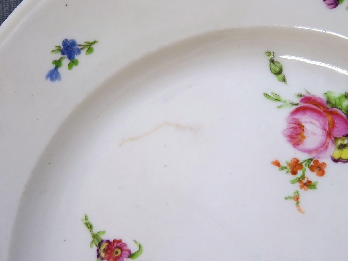 Limoges, Comte d'Artois Manufacture, Beautiful 18th Century Porcelain Plate With Throw Flowers Decor-photo-7