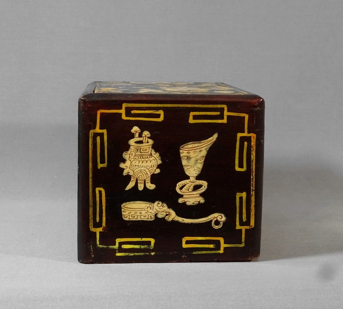 Box In Wood And Lacquer, France Work Of The 18th Century, Style Of China, Garden Decor, Letters Persons And Furniture Object-photo-3
