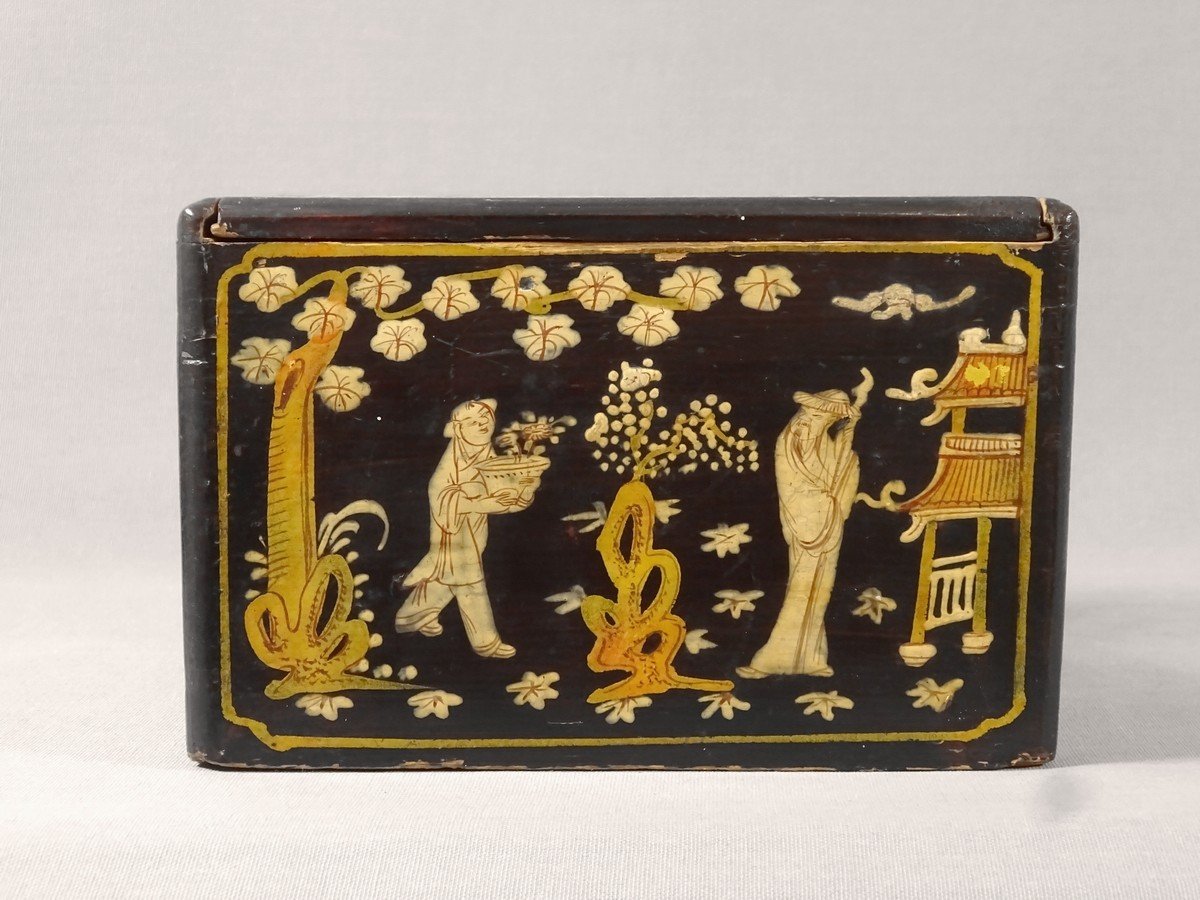 Box In Wood And Lacquer, France Work Of The 18th Century, Style Of China, Garden Decor, Letters Persons And Furniture Object-photo-2