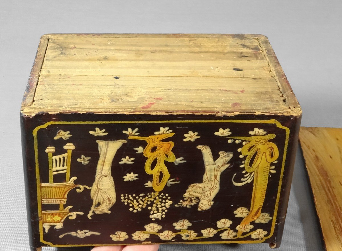 Box In Wood And Lacquer, France Work Of The 18th Century, Style Of China, Garden Decor, Letters Persons And Furniture Object-photo-7