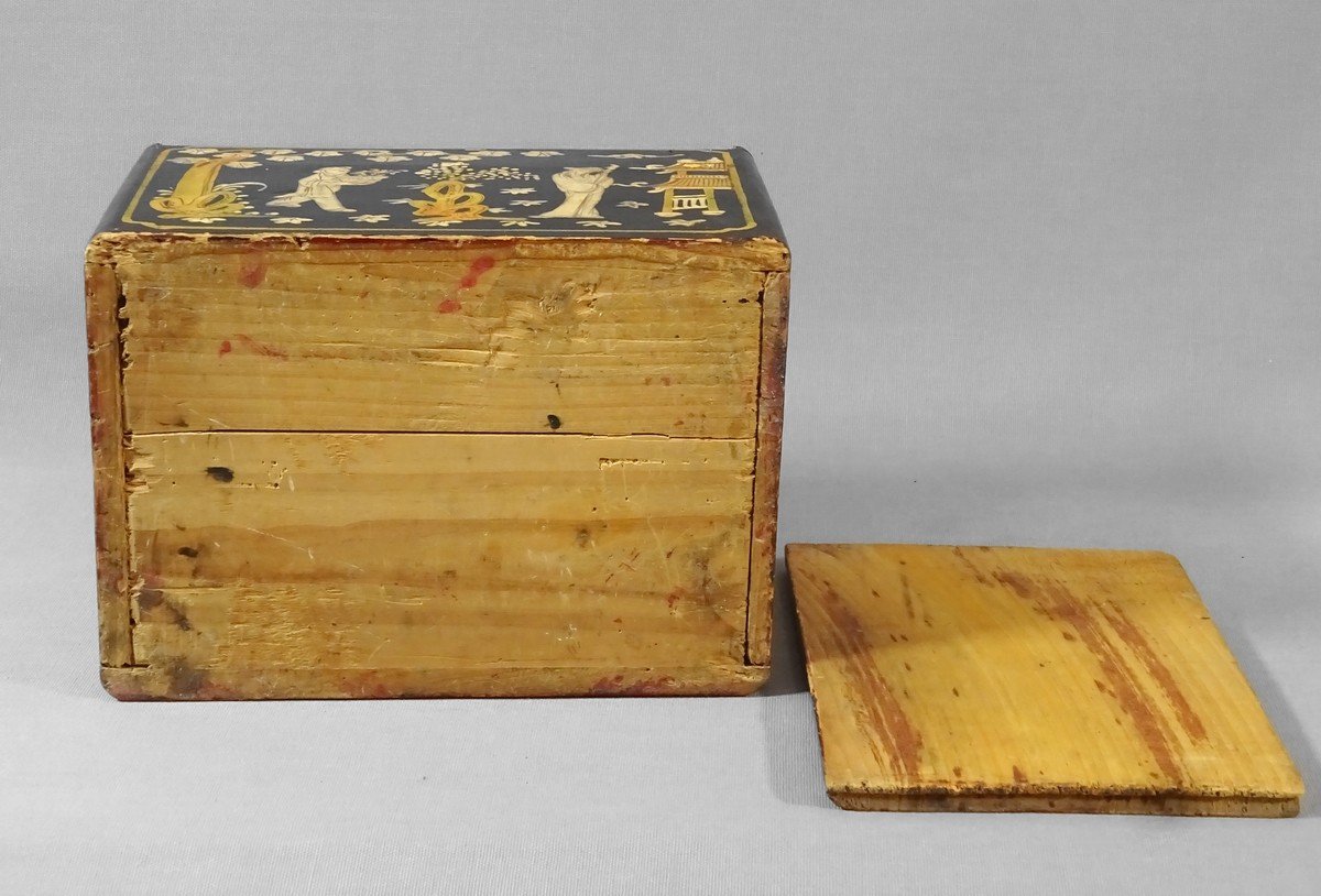 Box In Wood And Lacquer, France Work Of The 18th Century, Style Of China, Garden Decor, Letters Persons And Furniture Object-photo-8