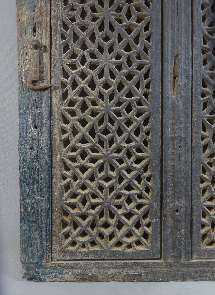 Swing Shutter Panel From Kushk Or Shubbâk Moucharabieh Grid In Ornate Wood, Work From Yemen, Sanaa ; Before The 17th Century-photo-2