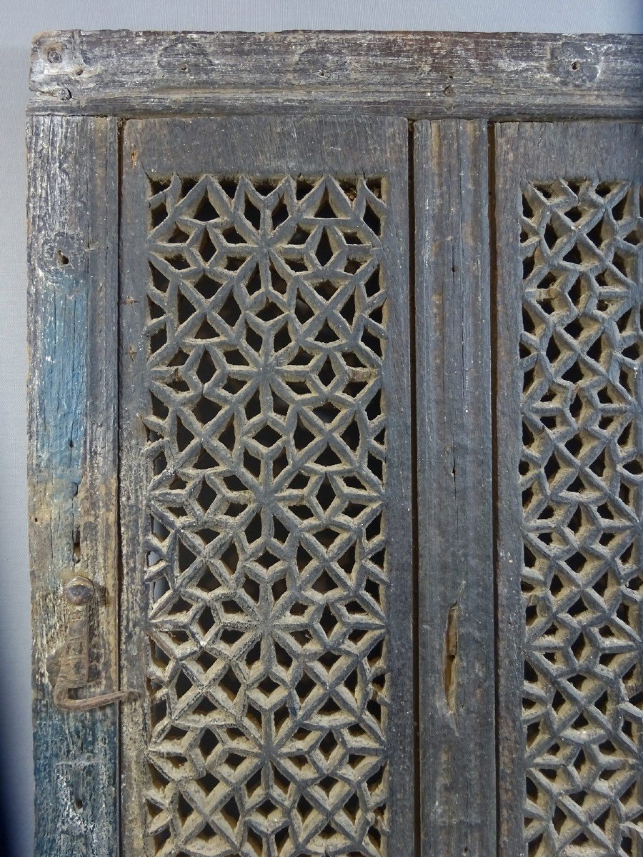 Swing Shutter Panel From Kushk Or Shubbâk Moucharabieh Grid In Ornate Wood, Work From Yemen, Sanaa ; Before The 17th Century-photo-3