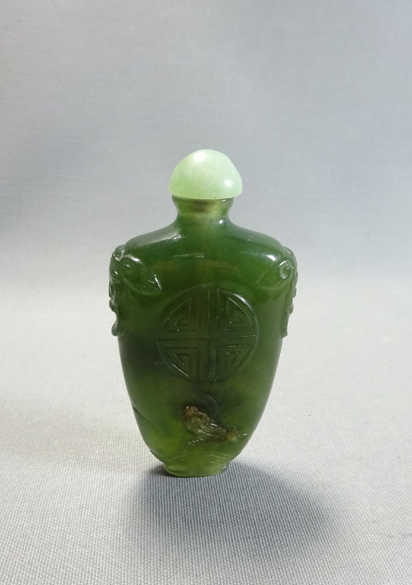 Beau Flacon Tabatière ou Snuff Bottle du XIXeme en Jade  Vert Épinard, de Forme Gourde à Panse Aplatie-photo-3