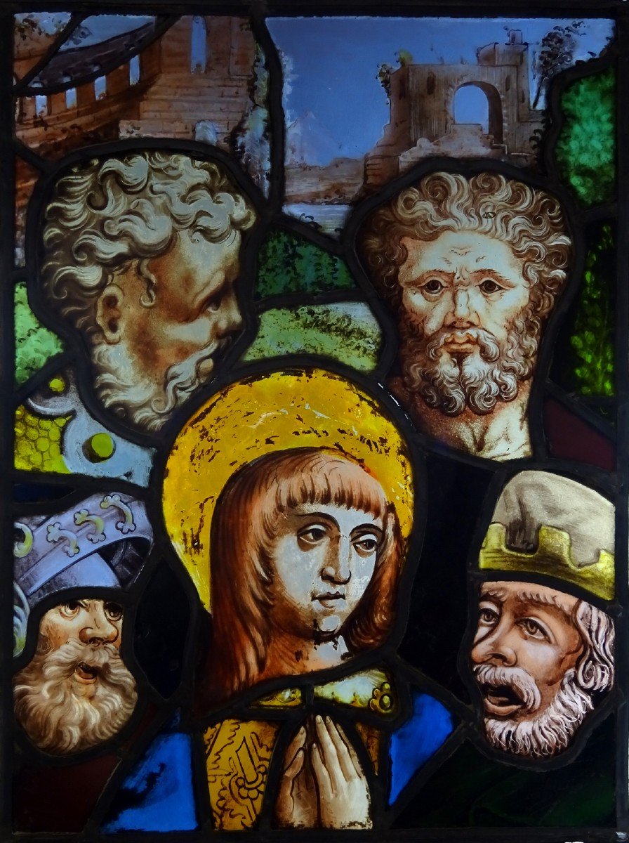 Vitrail Polychrome Epoque Renaissance &agrave; D&eacute;cor de Quatre Visages Masculins Encadrant la Vierge et de Ruines d Architectures-photo-2