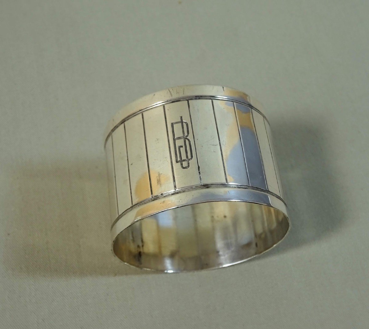 Flowing Or Napkin Ring From The Art Deco Period In Shape And Clean Lines In Silver Minerva-photo-2