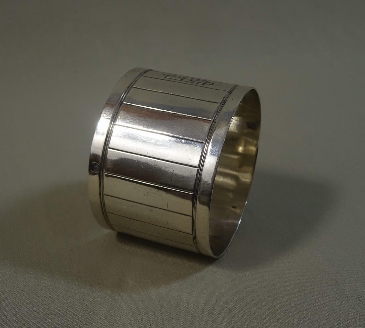 Flowing Or Napkin Ring From The Art Deco Period In Shape And Clean Lines In Silver Minerva-photo-1