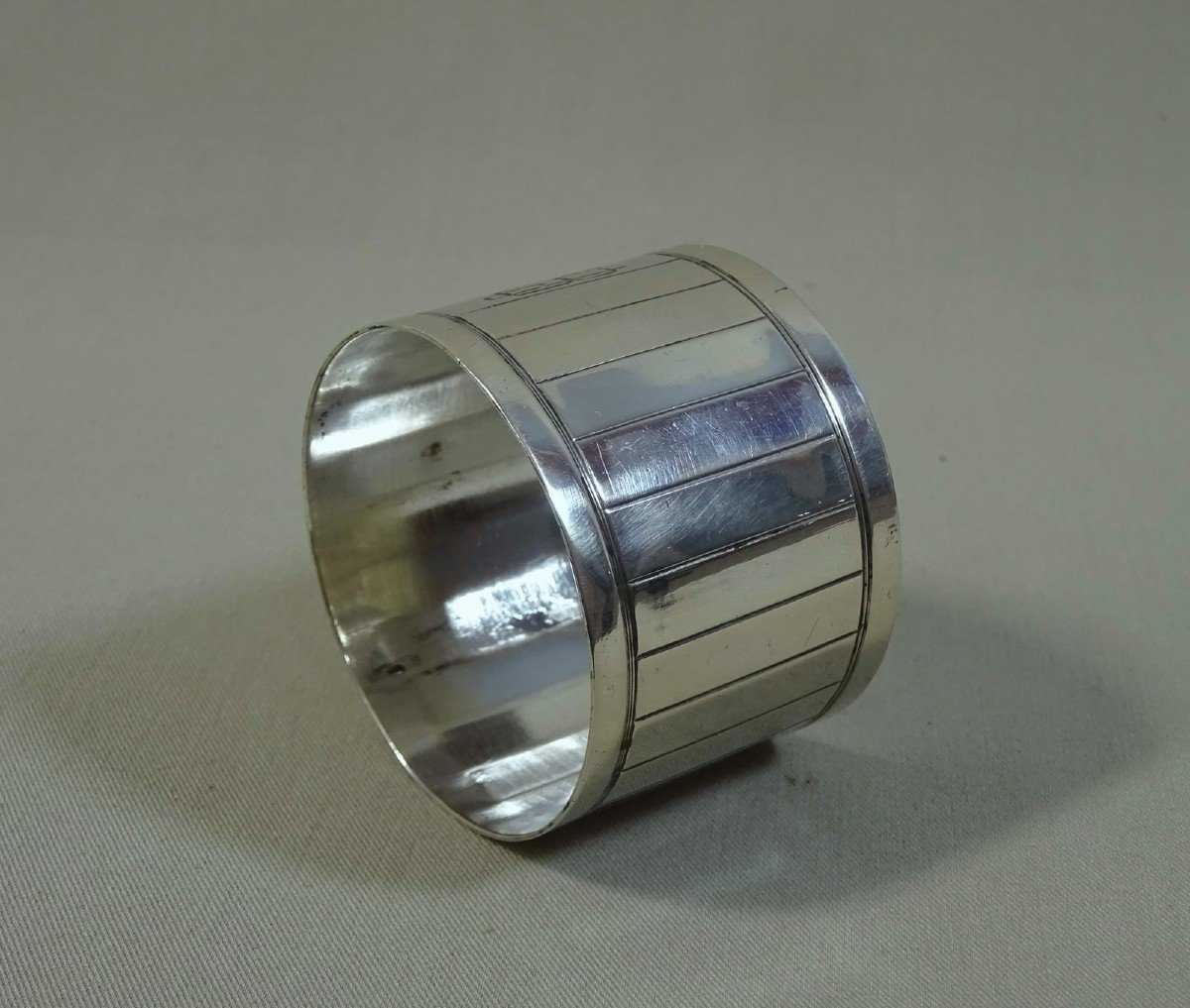 Flowing Or Napkin Ring From The Art Deco Period In Shape And Clean Lines In Silver Minerva-photo-2