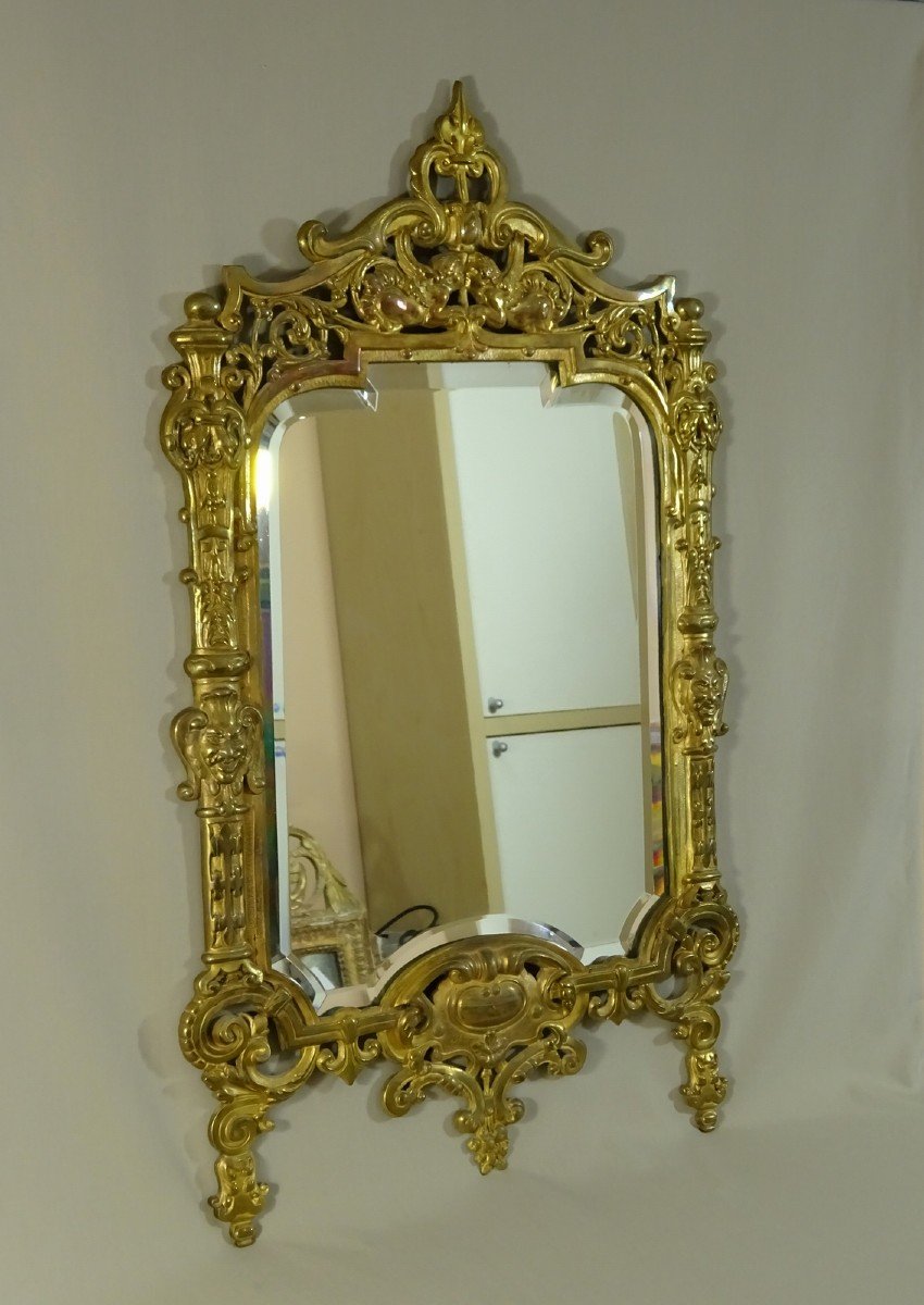 Miroir Du XIXeme Siècle En Bronze Doré, Beau Modèle De Style Baroque à Fronton Aux Sphinges Ailées Et Mascarons-photo-2