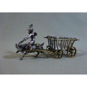 Saleron ou Salière du XIXeme Siècle Figurant Un Chariot Conduit Par Un Ange et Tracté Par un Bouc ou une Chèvre